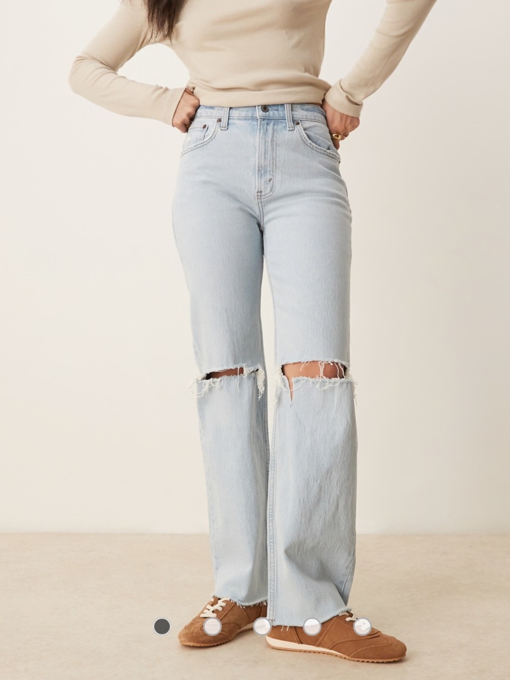 The Abercrombie & Fitch Women's High Rise 90s Relaxed Jeans in size 26 Long